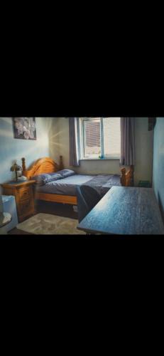 Clydebank House | Detached House with a private en suite room