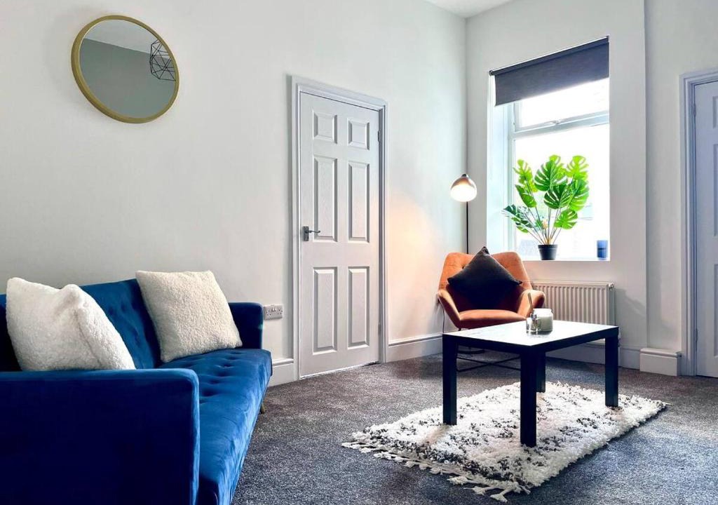 Sunderland Apartment | Devon-2 Bdrm Sleeps 4 Great for Contractors