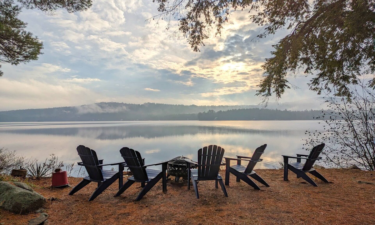 South Effingham Cottage | Direct Lakefront. Swim/Fish/Kayak/Hike/Relax White Mountains & NH Lakes Region.