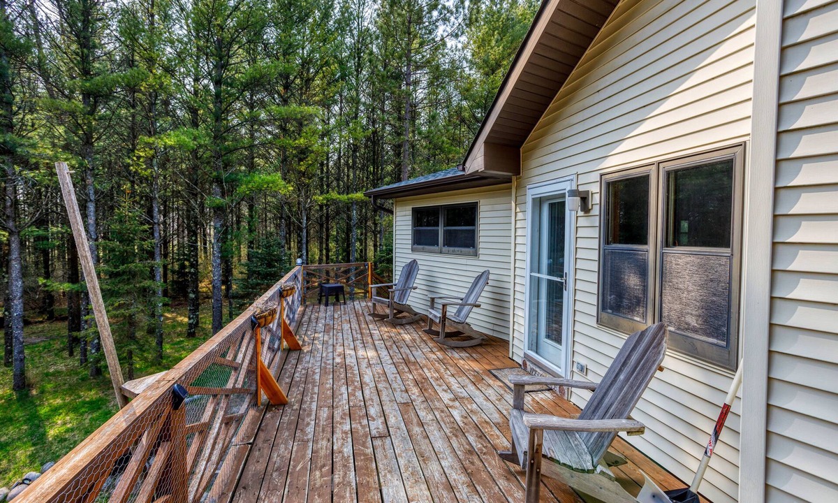 Sturgeon Bay Cabin | Dog-Friendly! Pine Tree Retreat