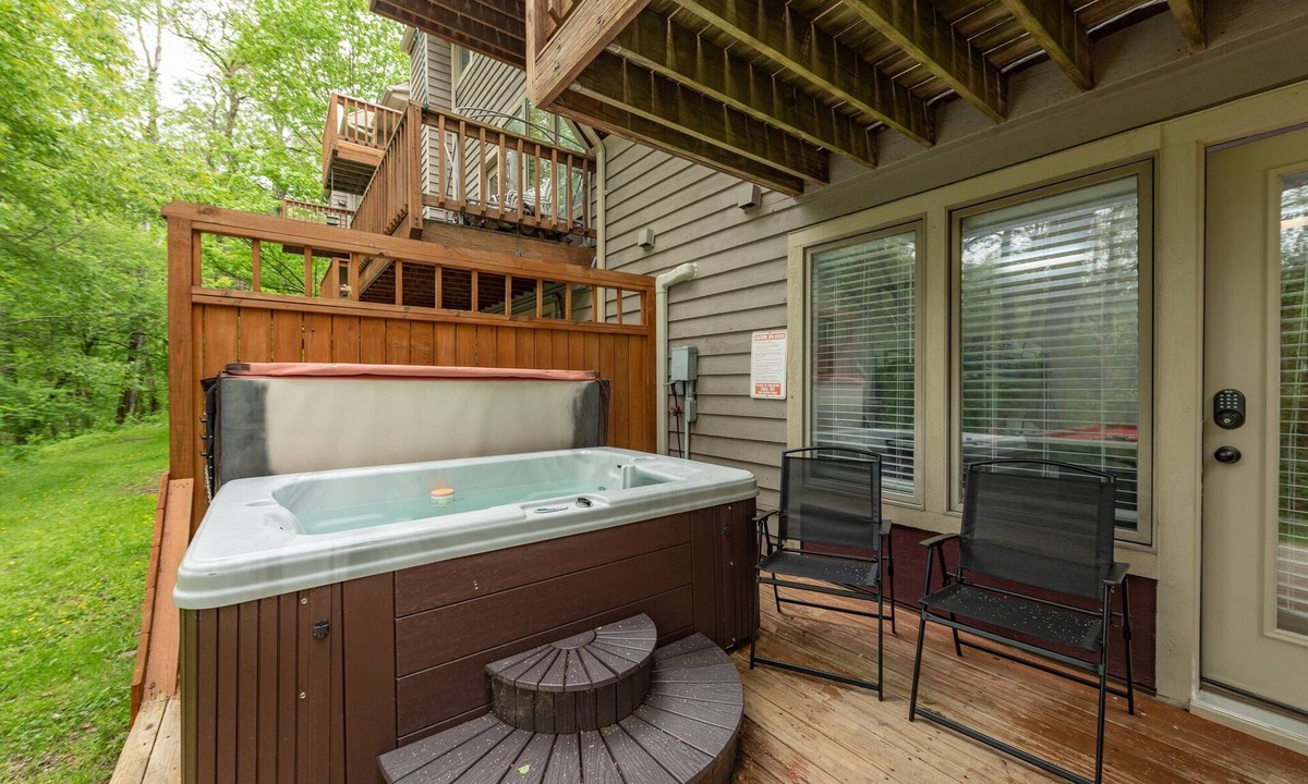 McHenry House | Dog Friendly Townhome w/Hot Tub & Game Room
