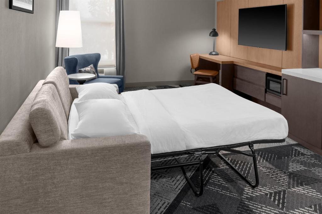 Fairborn Hotel | DoubleTree by Hilton Dayton Fairborn