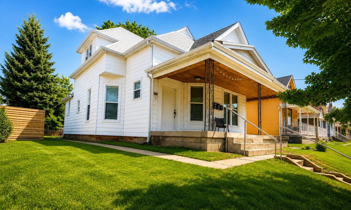 Windsor Park Apartment | Downtown 1BR Stay | Walk to Cafes & Parks