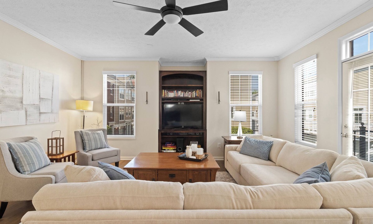 Carmel House | Downtown Townhome-2 Bedroom-walk to everything!