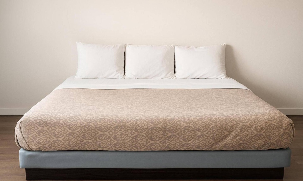 Wolf Point Hotel | Downtown Wolf Point Stay + Free Parking | Cattlemen's Cut (Casino) - 6.4 miles