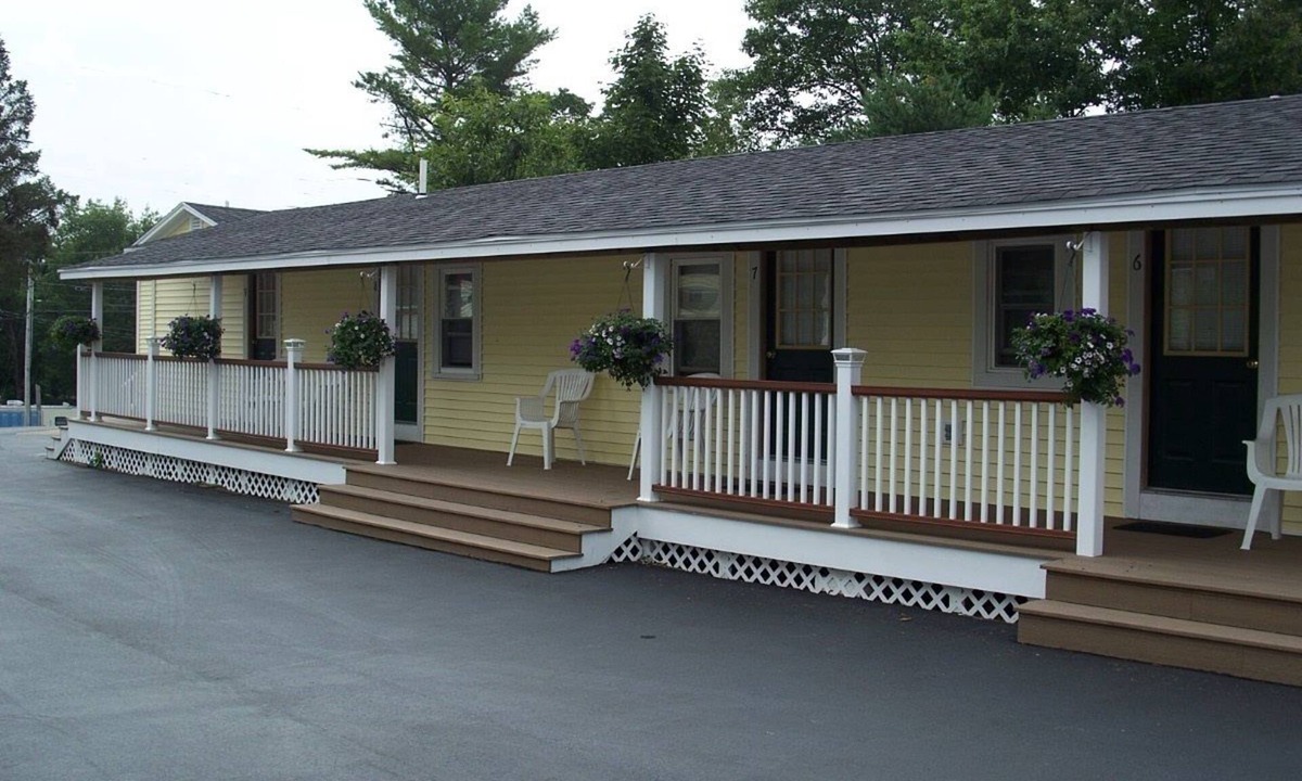 Wells Hotel | Drakes Island Resort