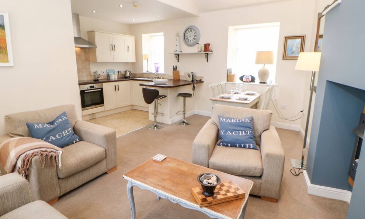 Amble Apartment | Driftwood Apartment, Amble