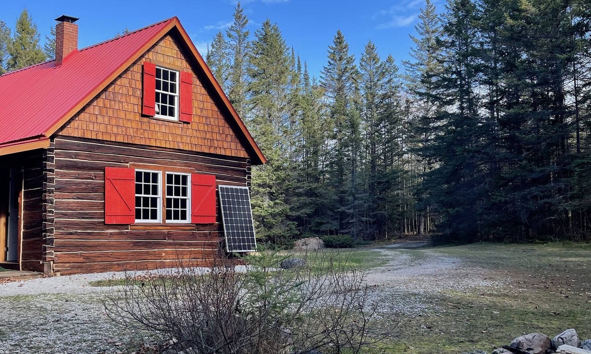 Drummond Island Cabin | Drummond Island Hotel & Vacation Homes - Settlers Cabin