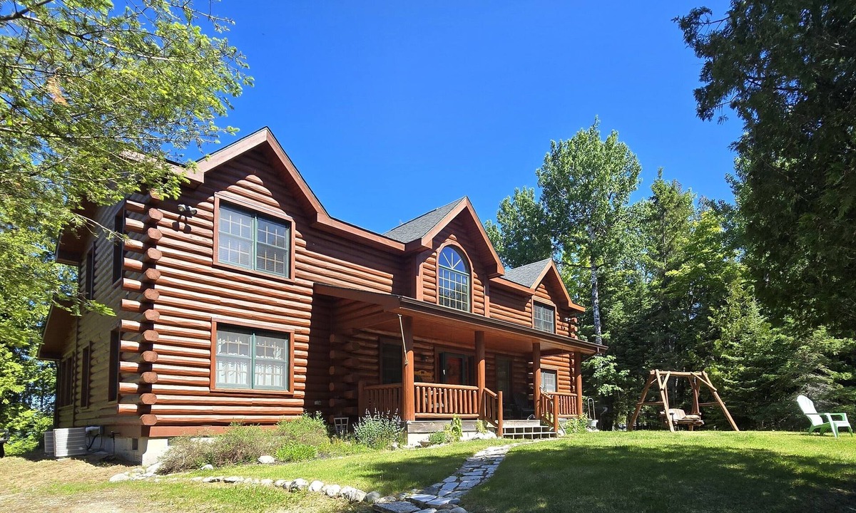 Drummond House | Drummond Island Hotel & Vacation Homes - A Notch Above