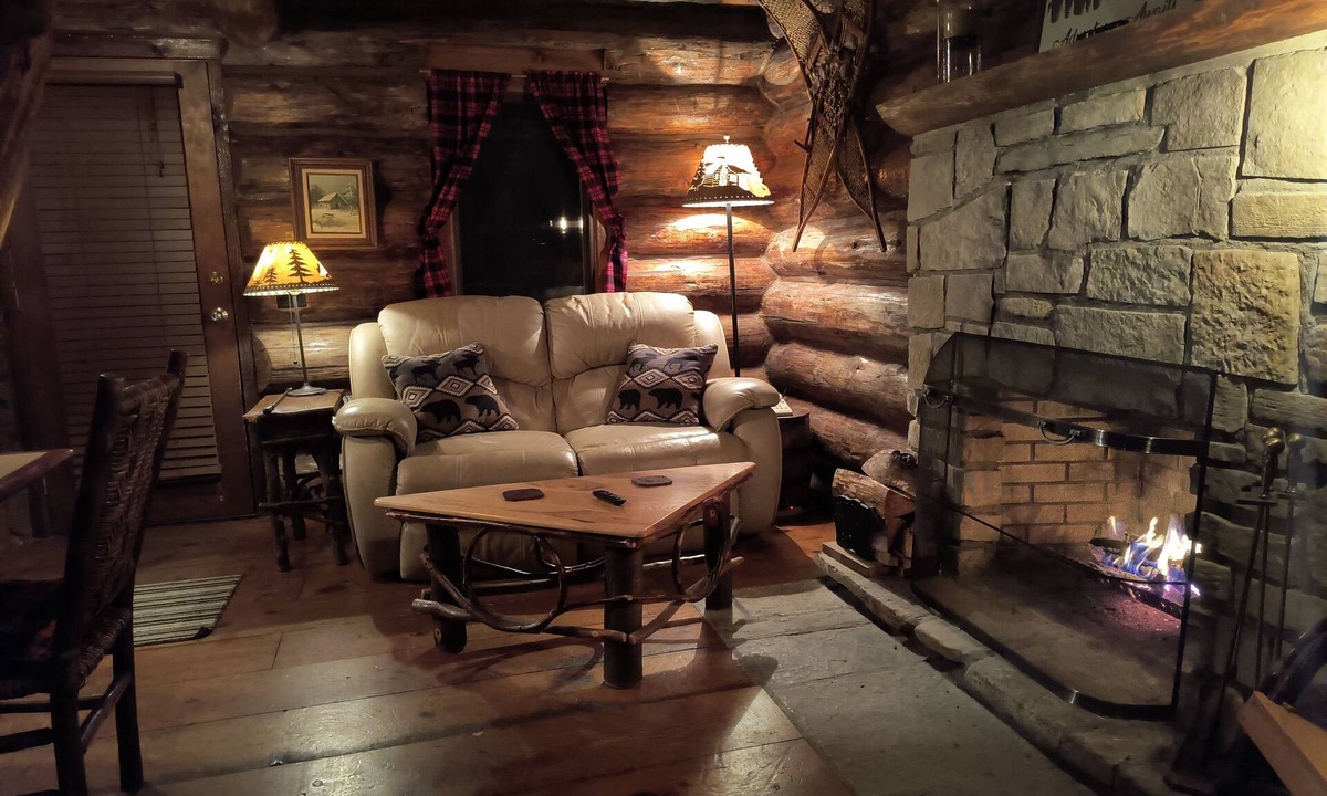 Drummond Cottage | Drummond Island Hotel & Vacation Homes - Hermitage Cottage