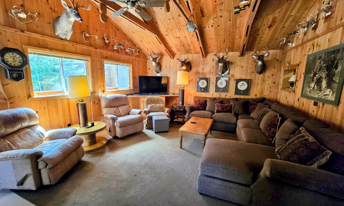 Drummond Island House | Drummond Island Vacation Homes - Old Mill Camp