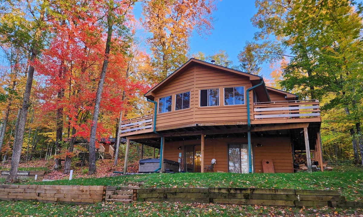 Hayward Cabin | Dual Cabins-Hot Tub, 3 Kings, 2 Kitchens