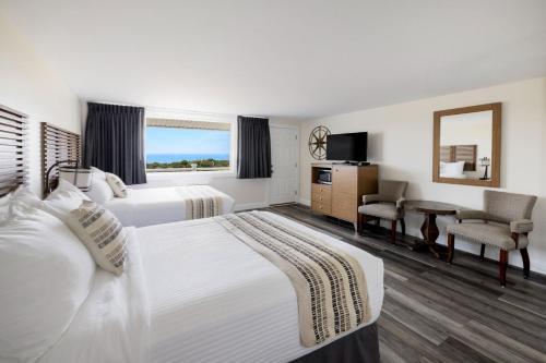 North Truro Hotel | Dune Crest Hotel