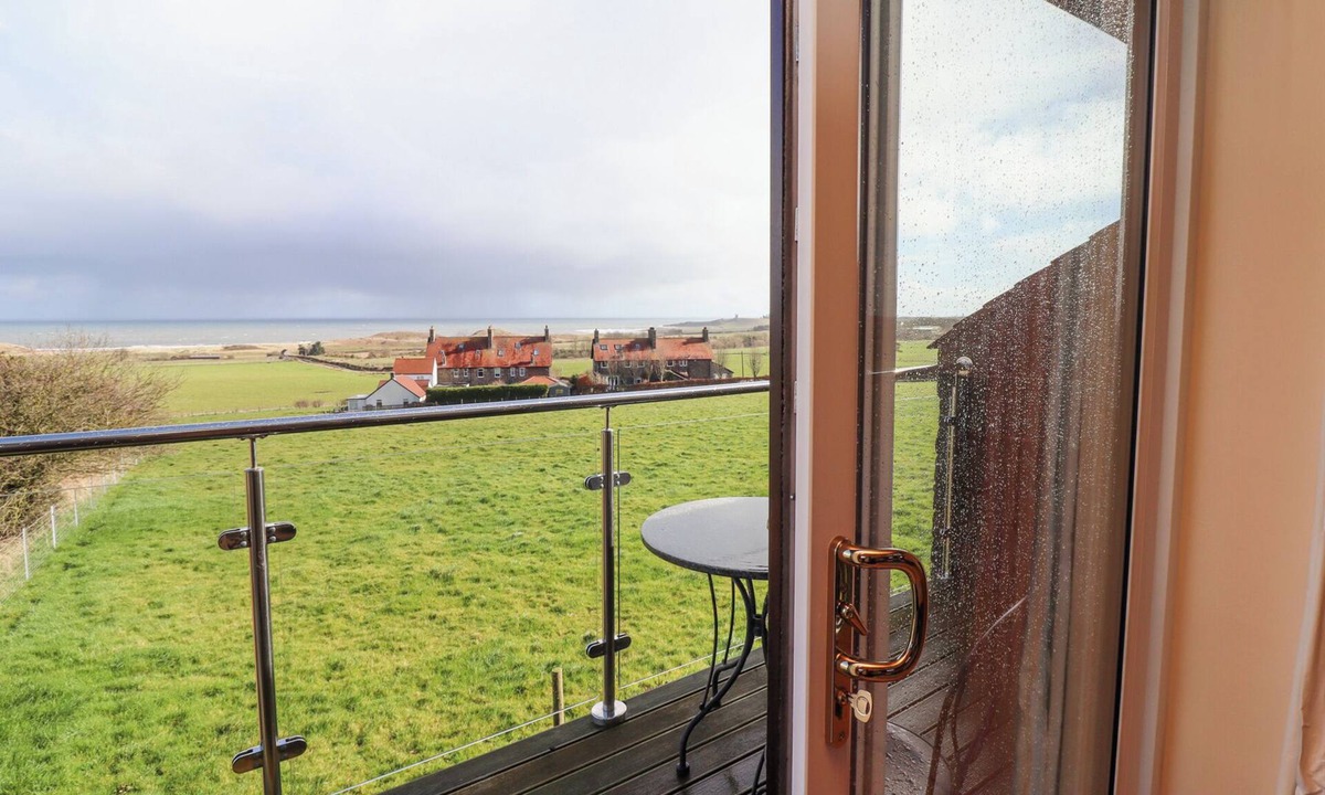 Embleton Cottage | Dunstanburgh View