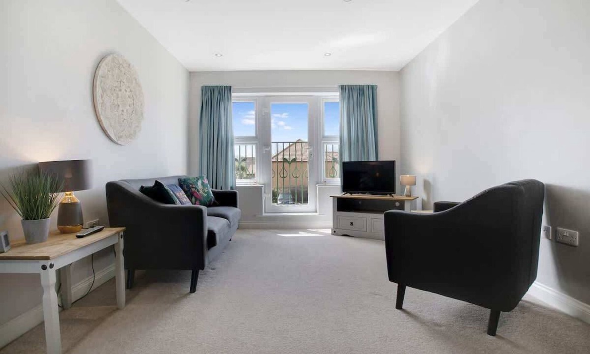 Darlington Apartment | Duplex apartment, close to A1, private car park
