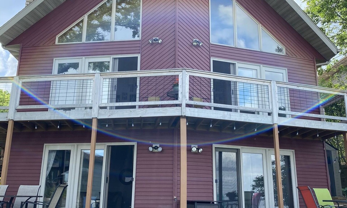 Butte Des Morts House | EAA Lakefront Paradise- JUST RELISTED DUE TO EMERGENCY CANCELLATION BY RENTERS