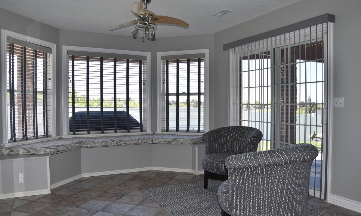 Layton House | East Layton Home with Gorgeous Views