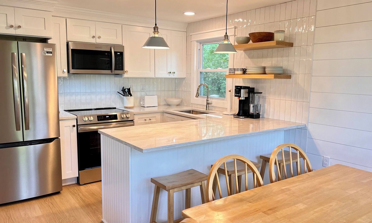 Wells Cottage | East of Rt. 1 in Wells - Sleeps 10, 1.1 miles to Beach, Fully Renovated in 2025!