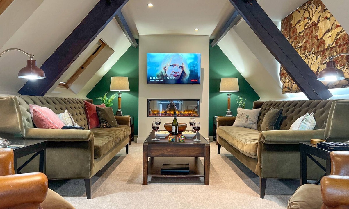 Wetheral Cottage | East Wing, Wetheral views to River Eden, close to Carlisle and 20 minutes to Lake District