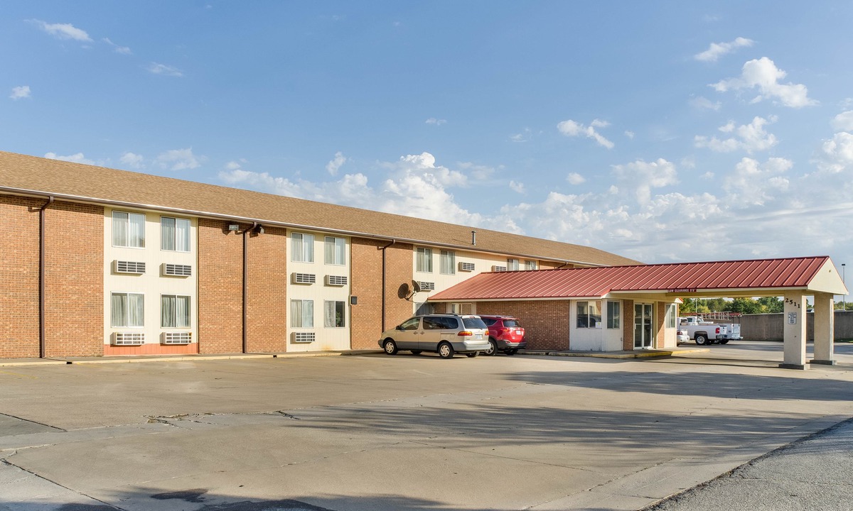 Emporia Hotel | Econo Lodge Emporia