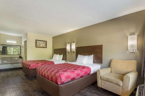 Radcliff Cabin | Econo Lodge Fort Knox