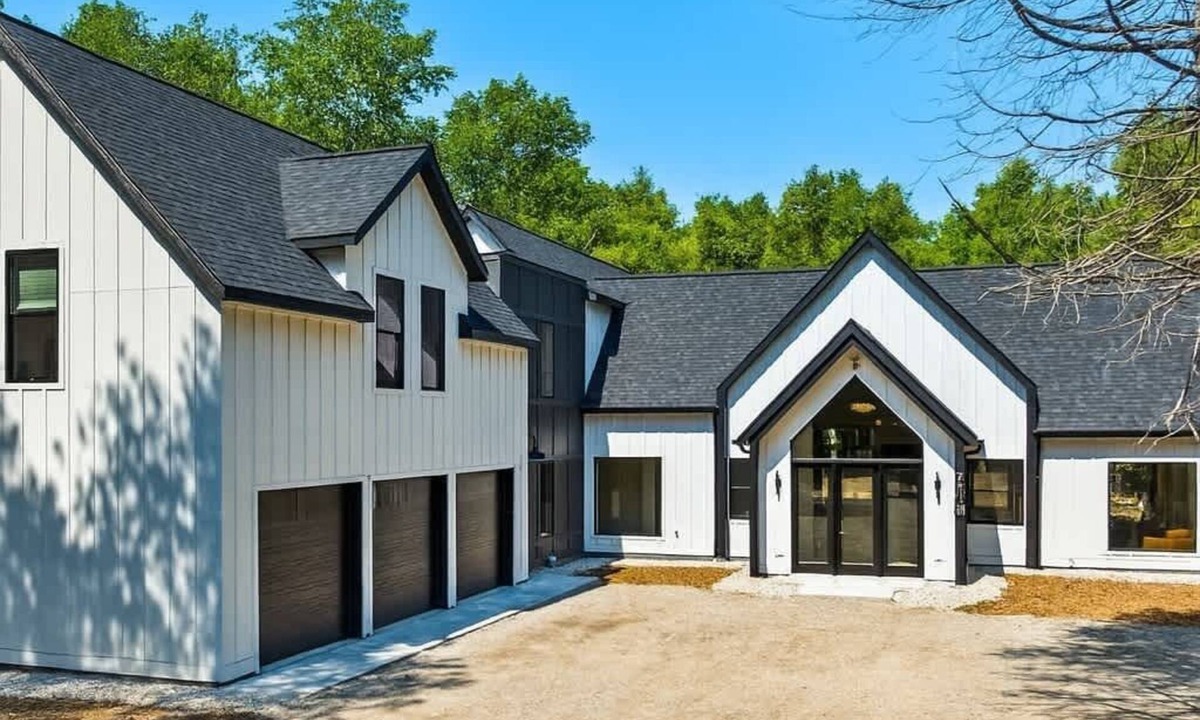 Egg Harbor House | Egg Harbor Group Retreat + Pickleball & Firepit