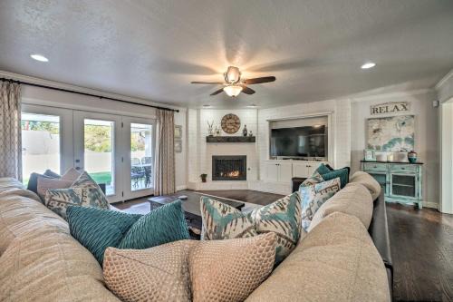 Oklahoma City House | Elegant NW Oklahoma City Home w/Spacious Yard