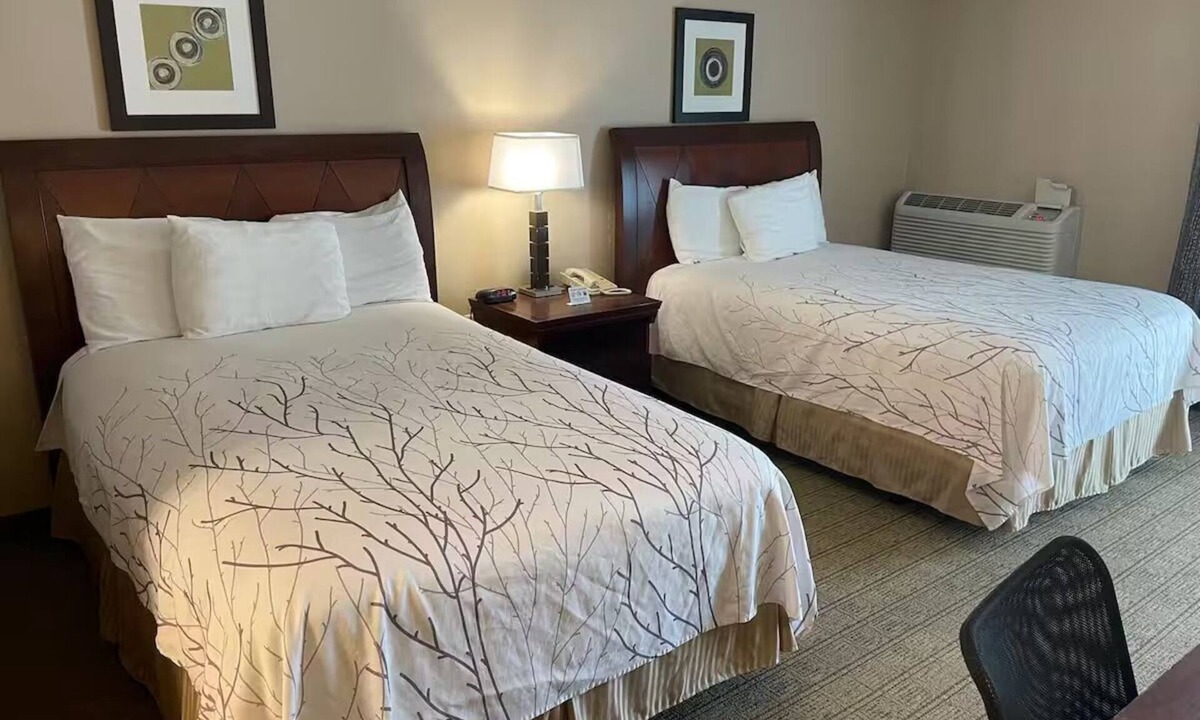 Urbana Hotel | Elegant Suite w/Modern Features near Cracker Barrel & Steak n’ Shake