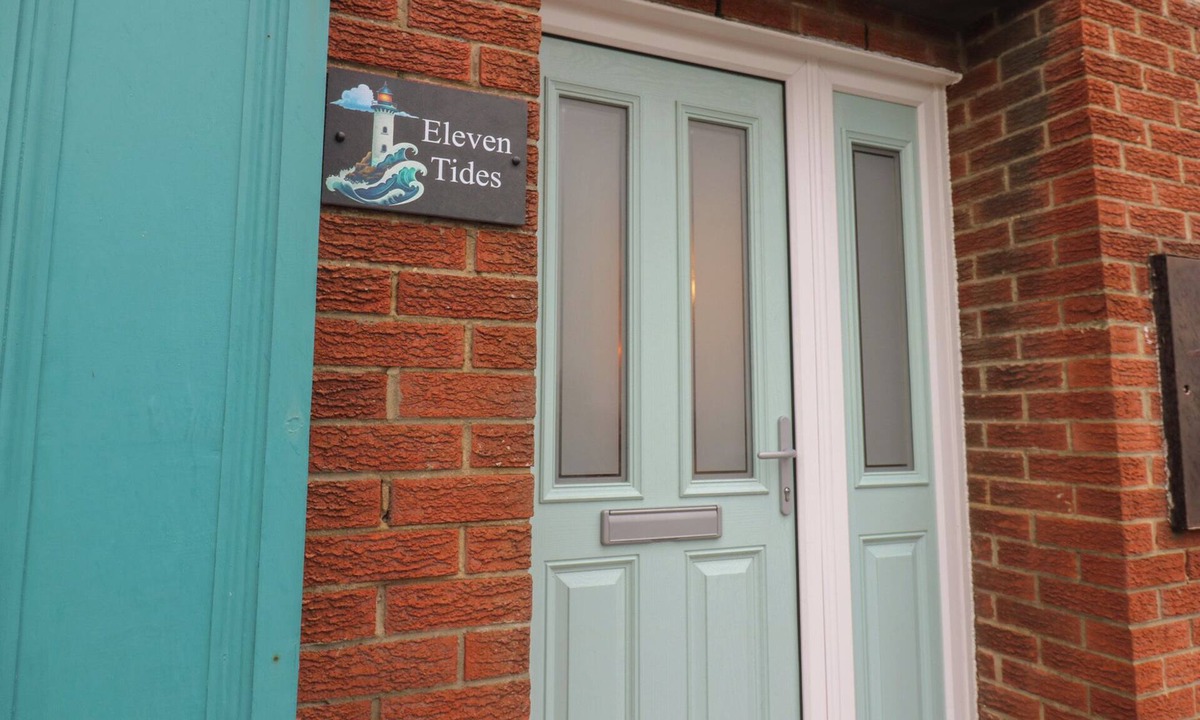 Seaham Cottage | ELEVEN TIDES, pet friendly, country holiday cottage in Seaham