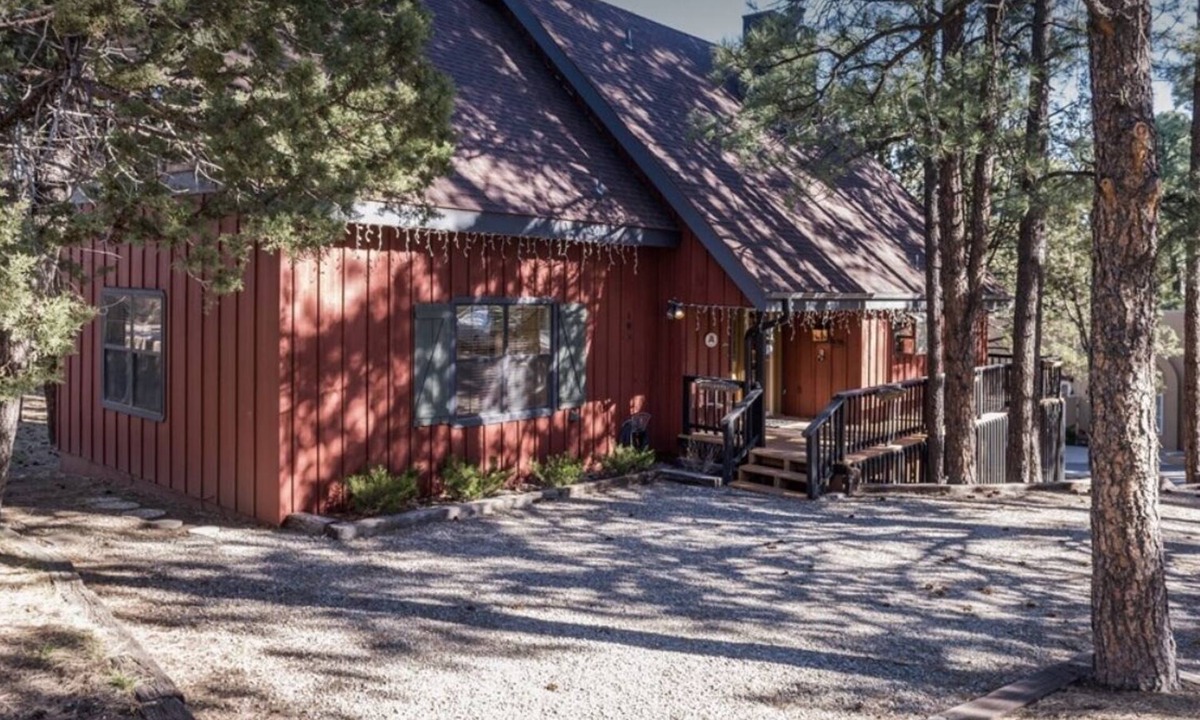 Alto House | Enchanting Alto Lakes Country Club House