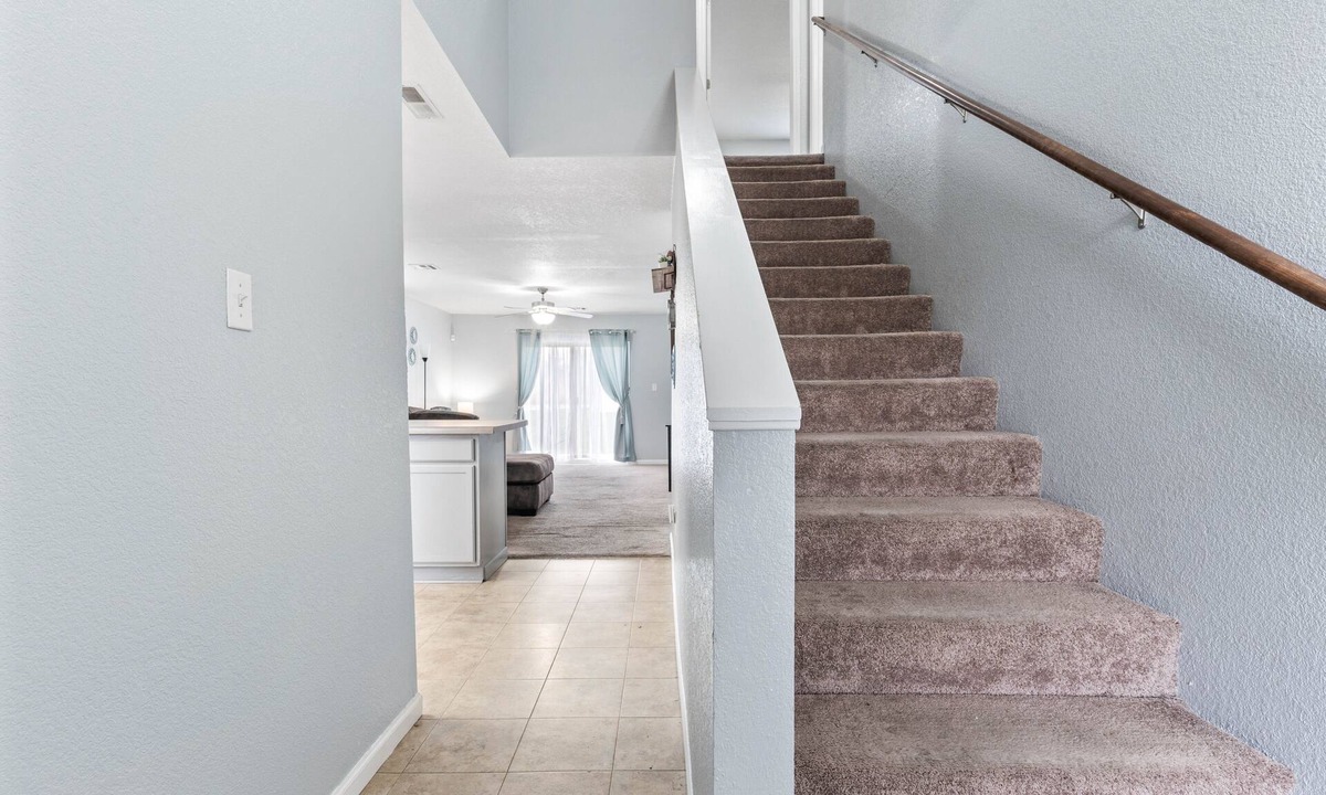 Manhattan House | End Unit, King Bed, Garage KSMANE1312