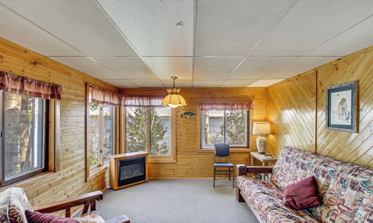 Puposky Cabin | Endless Fun! Lakefront Cabin at Birch Haven Resort