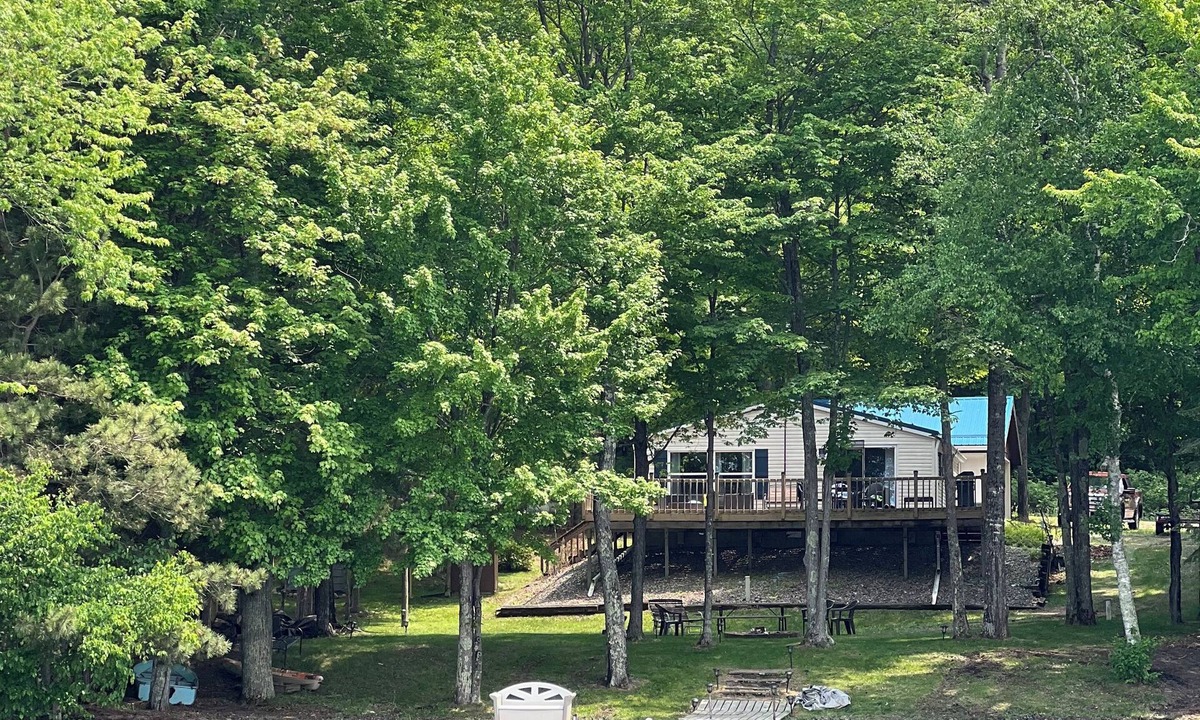 Crandon Cottage | Enjoy Bishop Lake ice fishing along snowmobile trails and garage your sled!