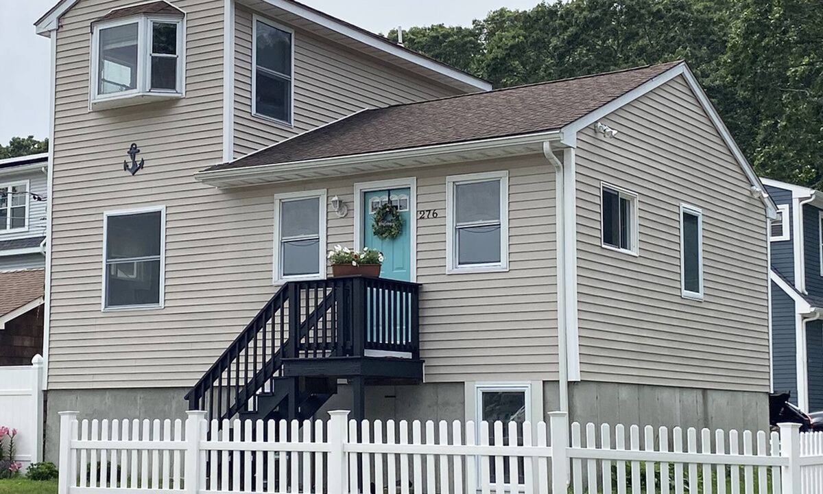 South Kingstown House | Enjoy the Best of Both Worlds on Narrow River and Narragansett Beach