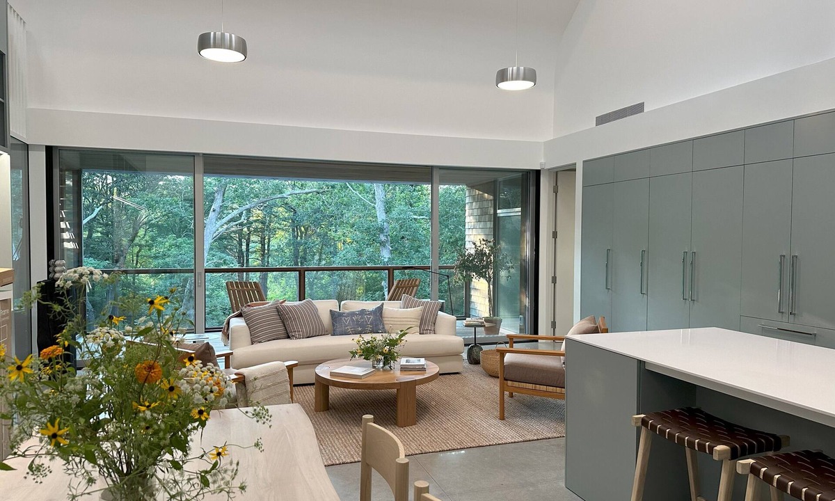 West Tisbury House | Entire home in West Tisbury, Massachusetts minutes from Lambert's Cove
