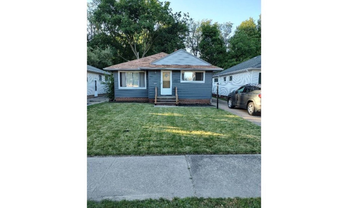 Garfield Heights House | Entire house, quiet street, close to metropark!