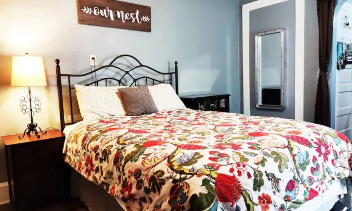 Near Eastside Apartment | Entire Private Studio; Only minutes to Downtown Indianapolis.