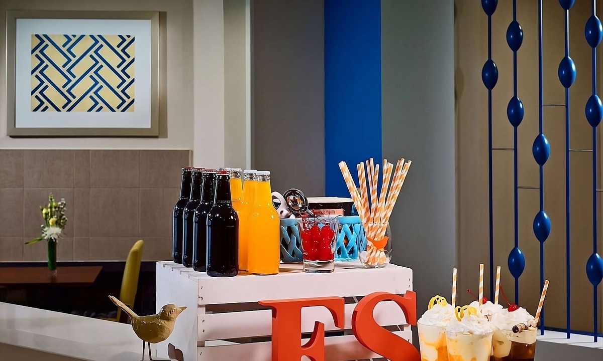 Westlake Hotel | Escape the Hustle and Bustle! Kitchen, Free Parking