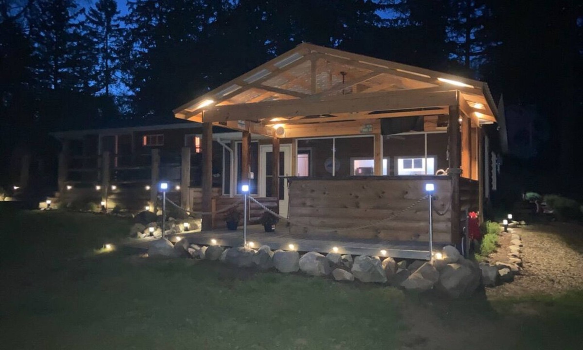 Sand Creek Cottage | Evans Lake Waterfront - Lilly Pad Lake House in Irish Hills
