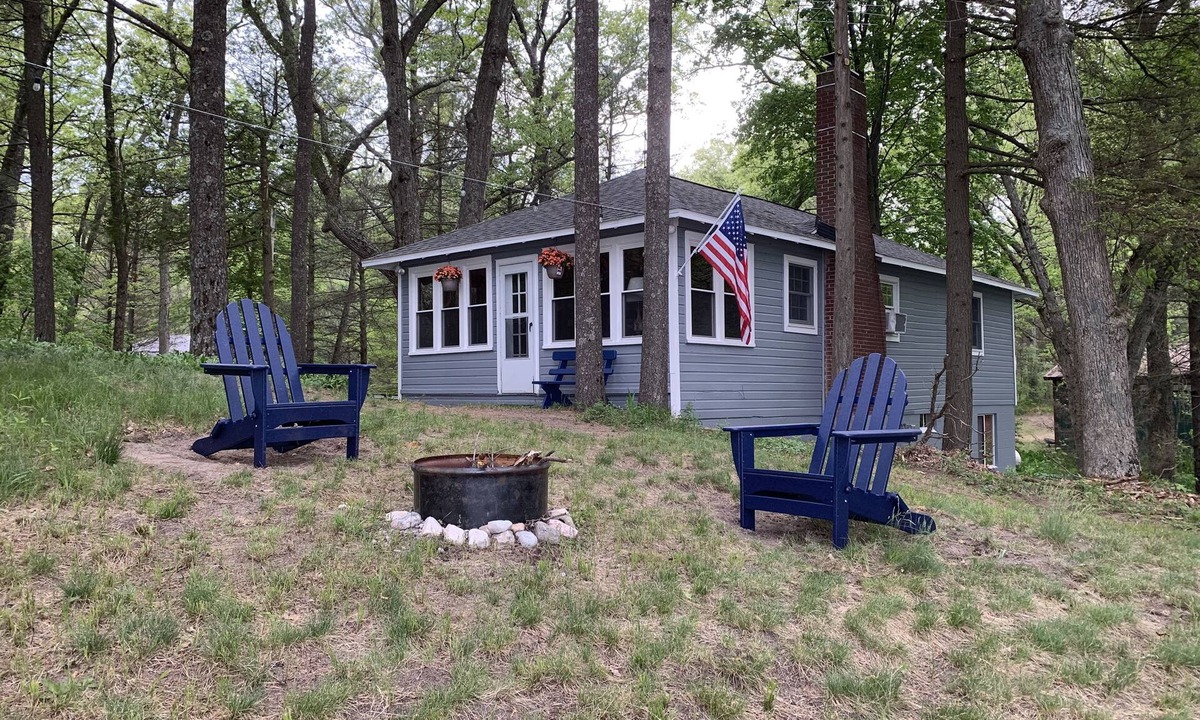 Holton Cottage | Evansdale Cottage on Beautiful Big Blue Lake