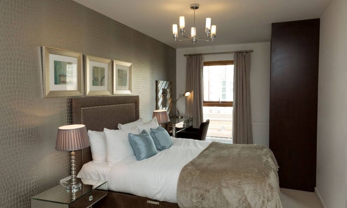 Moffat Apartment | Exclusive Tower Bridge Apartment