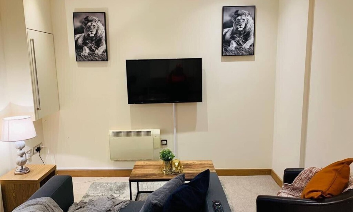 Sunderland City Centre Apartment | Executive Apartment a very short walk to the Sunderland metro and train station.