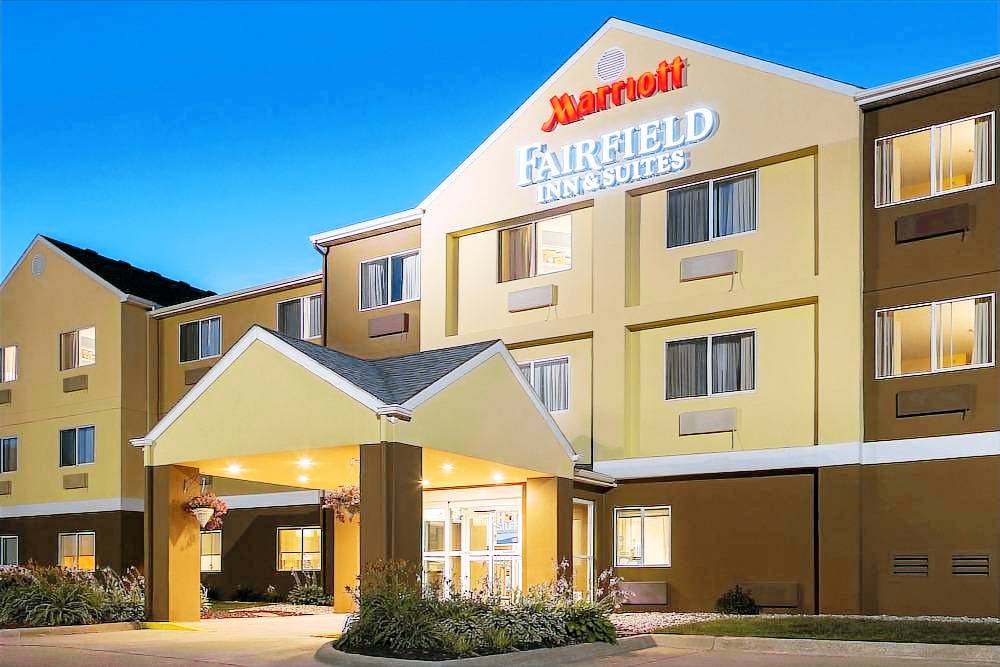 Oshkosh Hotel | Fairfield Inn & Suites Oshkosh