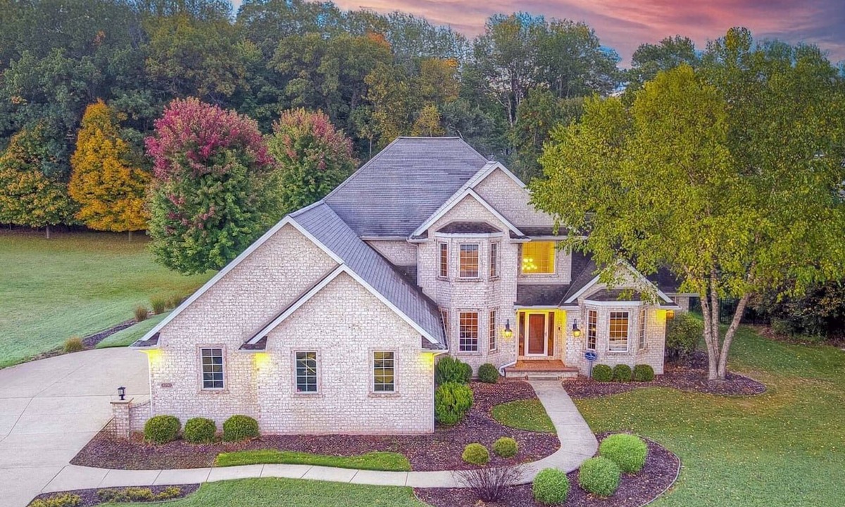 Hobart House | Fairway Falls Retreat | Theater, Arcade & Hot Tub