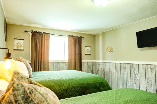 Bessemer Apartment | Fall Getaway