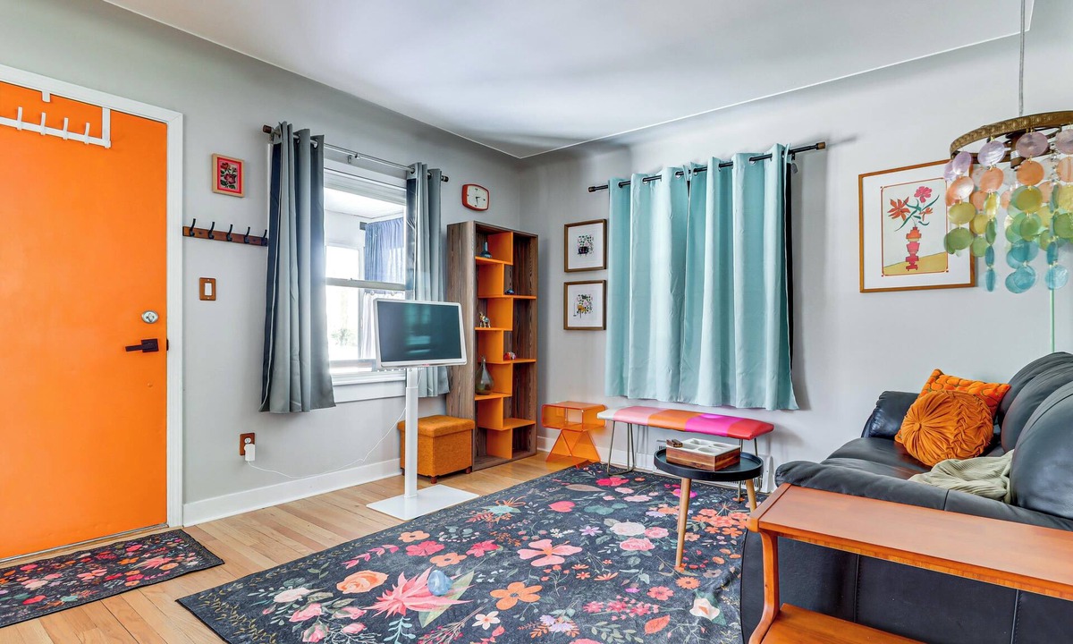 Berkley House | Families Welcome! Colorful Berkley Home w/Yard