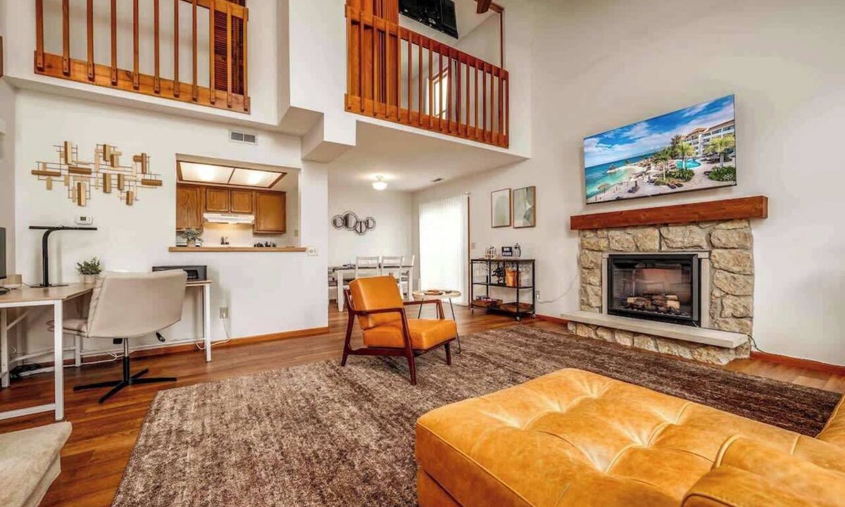 Fort Wayne House | Family-Friendly 2BR Condo w/Private Garage - Minutes from Zoo & Downtown