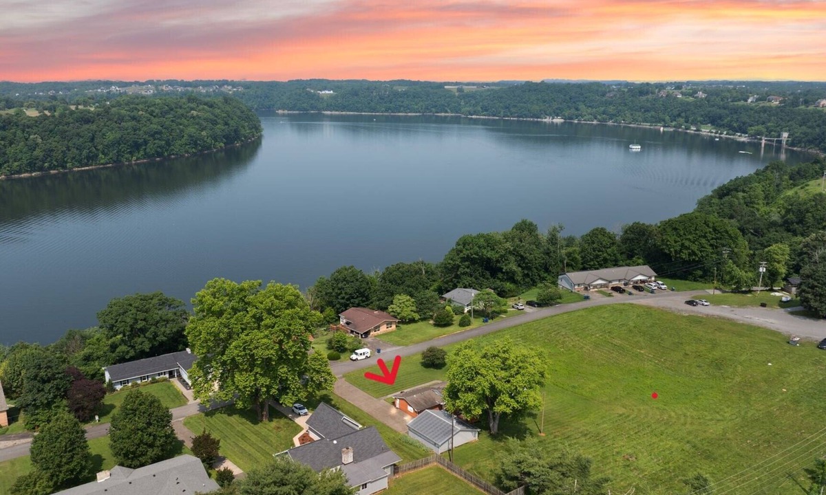 Somerset House | Family-friendly home, 1 mile to ramp.