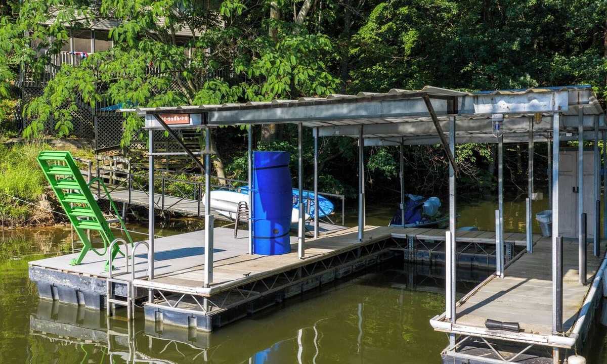 Rocky Mount House | Family-Friendly Lakefront Home | 5 Bedrooms | Dock, Wi-Fi, Smart TVs, Grill