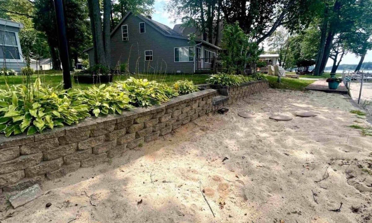 Gladwin Cottage | Family-Friendly lakefront cottage on Secord Lake